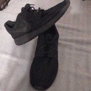 Nike roshe size 10